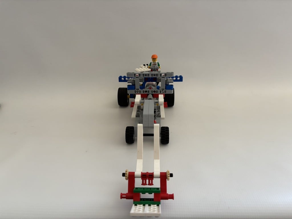 Loader — view 2