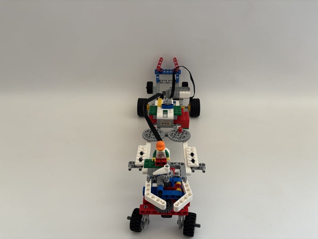 Long car — view 1